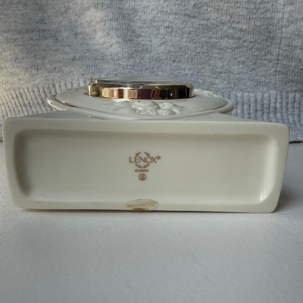 Rosebud Collection Lenox Quartz Heart Shape Clock Roses Ivory Gold Trim WORKS - Picture 7 of 9